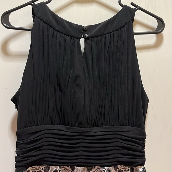 BEAUTIFUL DRESS - Picture 5 of 7